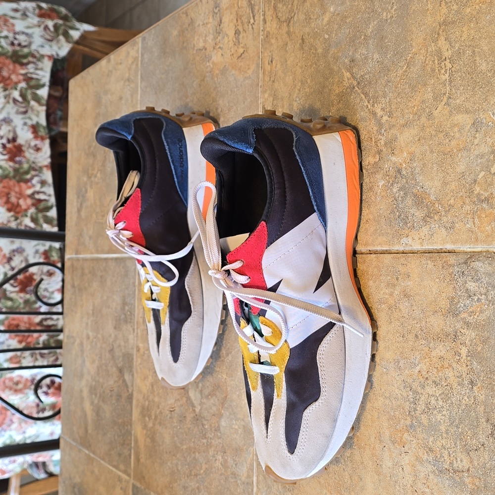 New Balance Mens 327 Tennis Shoes - Picture 4 of 6